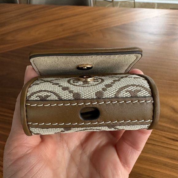 NWT Tory Burch T Monogram Jacquard Neck Strap Hazelnut Apple AirPods Case 84147 - Picture 5 of 5